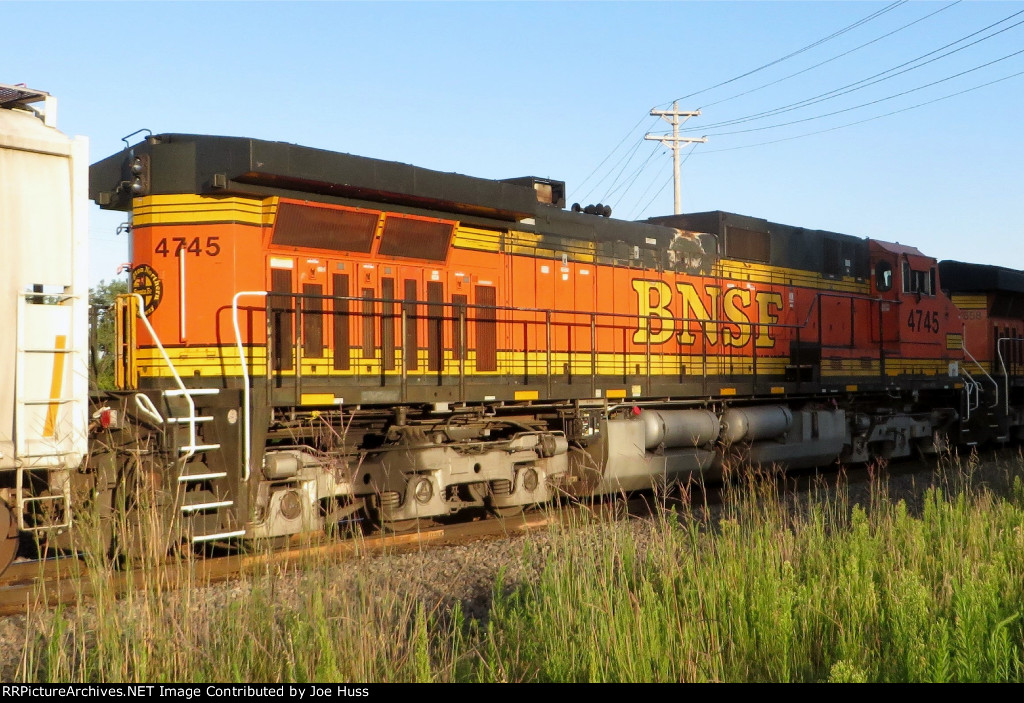 BNSF 4745